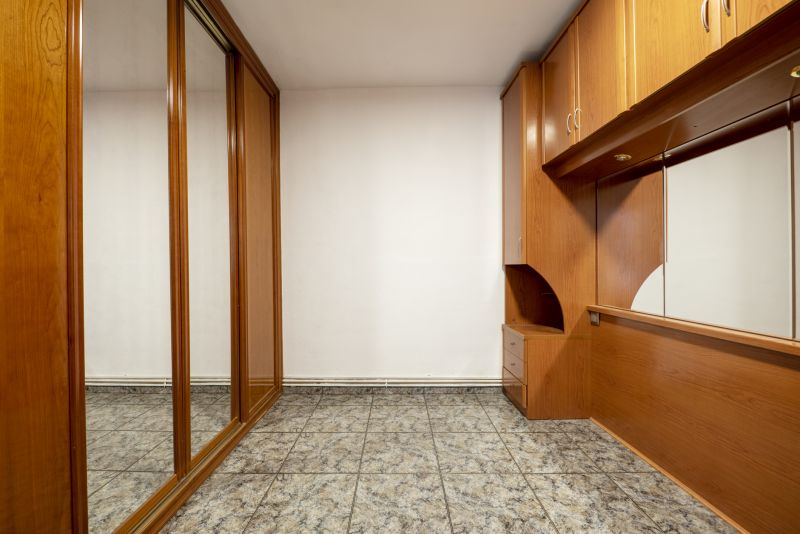 Sliding Mirror Door Repair in Kansas City, KS